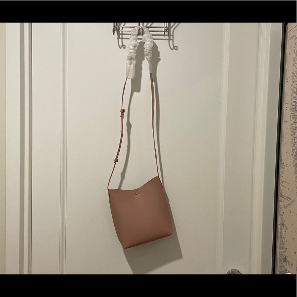 Samara Medium Shoulder Bag in Peony with Gold finishings NWT